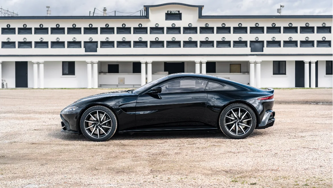 Aston Martin V8 Vantage II